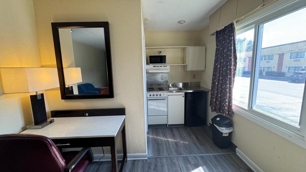 Americas Best Value Inn New London Mystic Zewnętrze zdjęcie