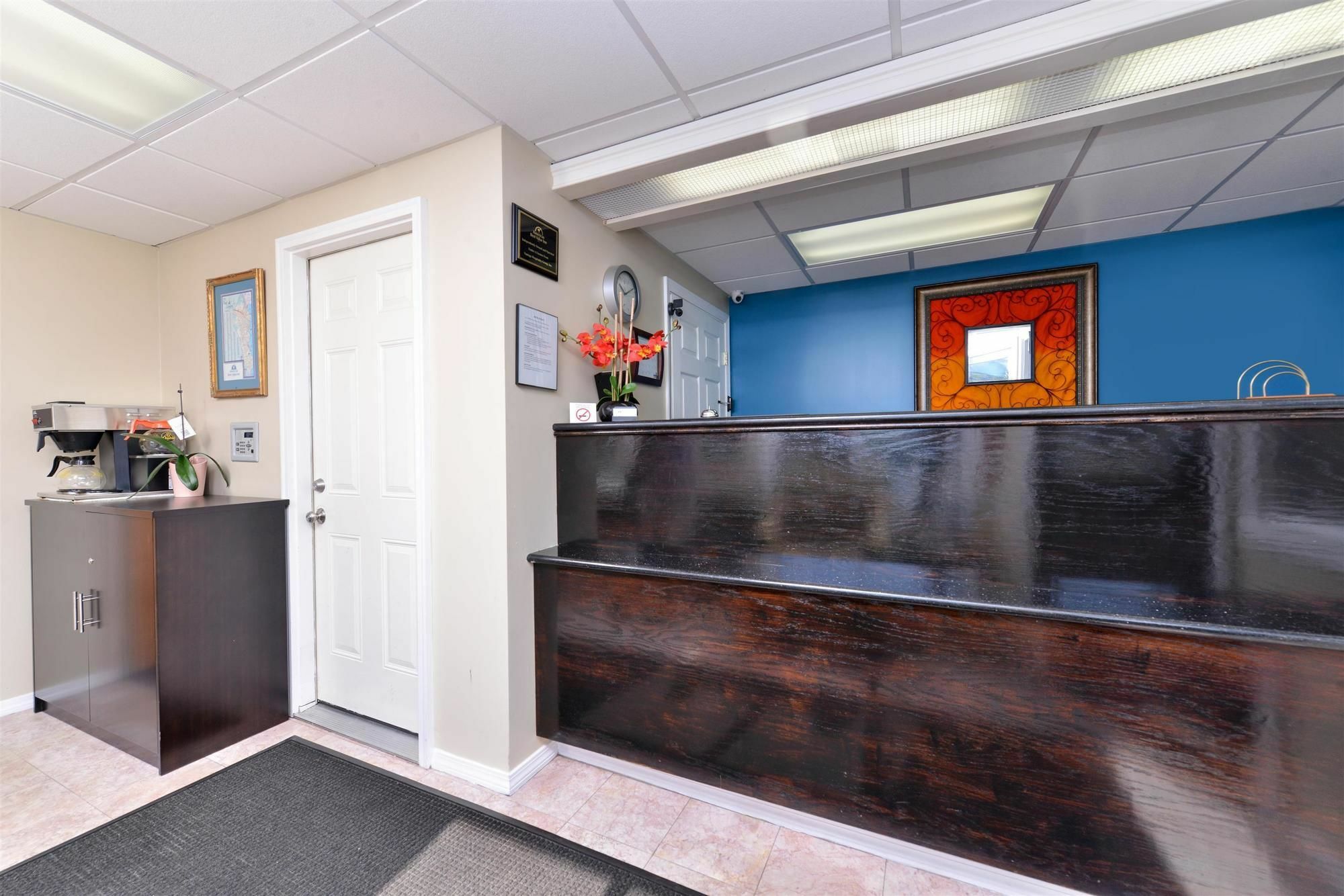 Americas Best Value Inn New London Mystic Zewnętrze zdjęcie